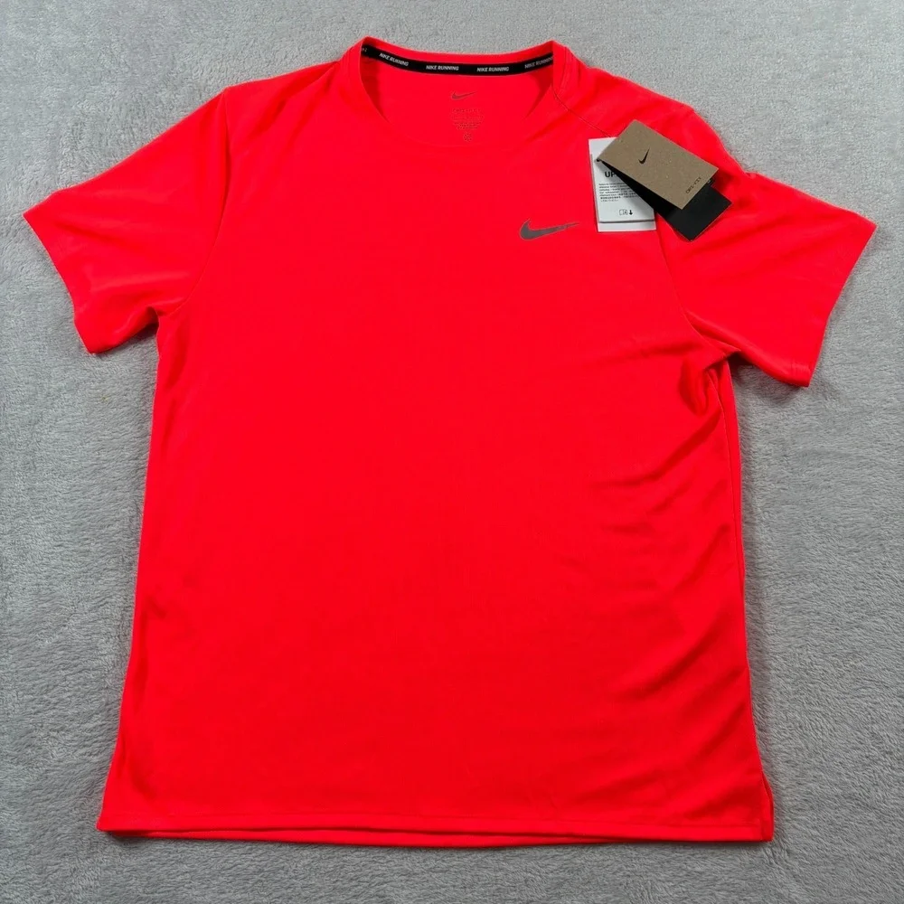 Nike Miler Dri Fit Running‎ Top Mens Medium Red Sweat Wicking Sports Running